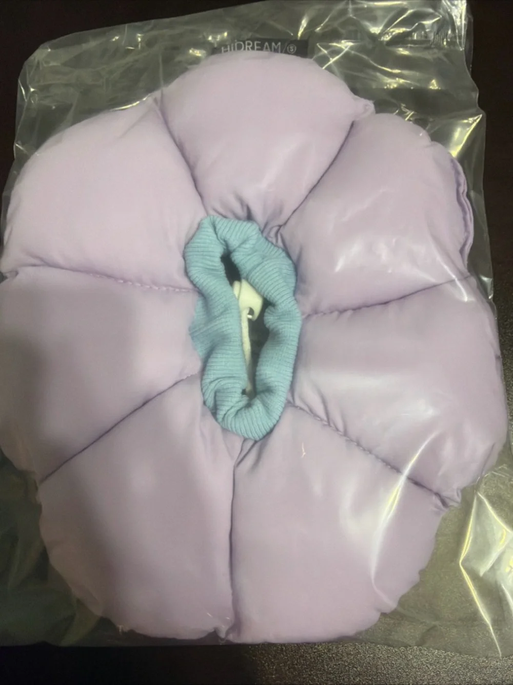 Plush Lavender Cat Bed with Blue Center - Soft Pet Cushion